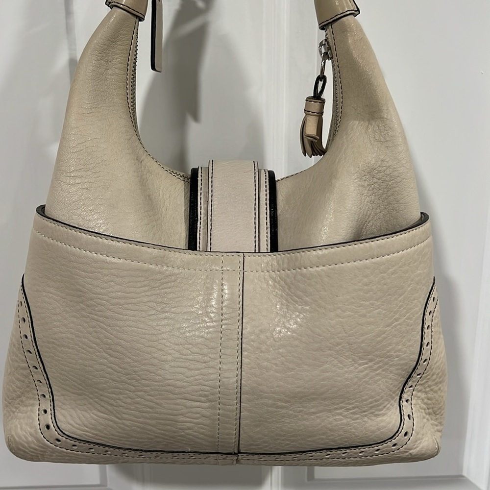 Coach Hamptons Cream Pebbled Leather Hobo Purse Shoulder Bag - Picture 5 of 14